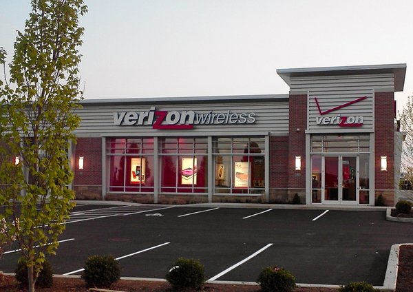 A Verizon Wireless storefront.