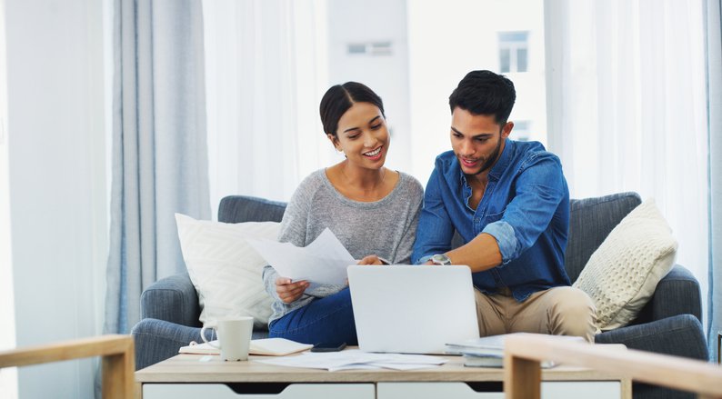 Couple Applying Online