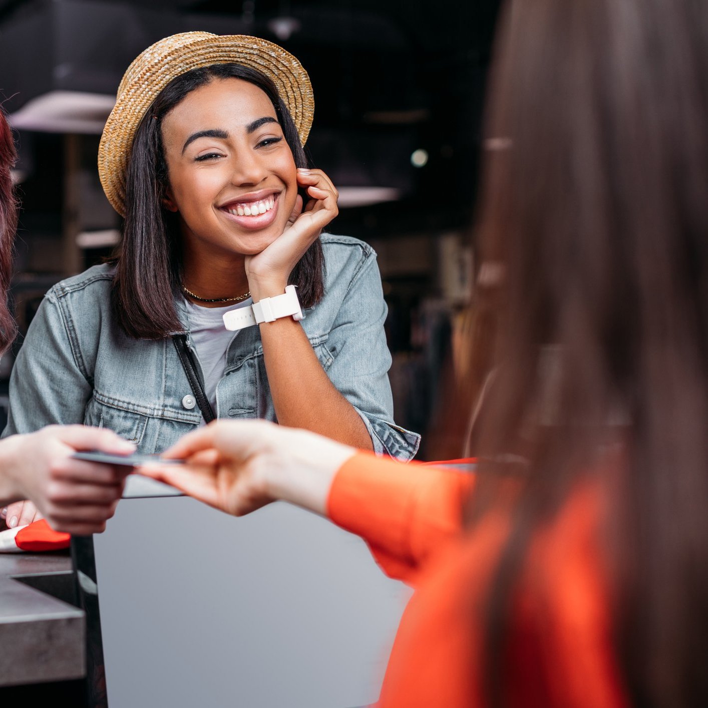 Save on Travel, Earn Cash Back, and More: The Best Credit Cards This Week,  Jan. 10, 2026, image size:1414x1414