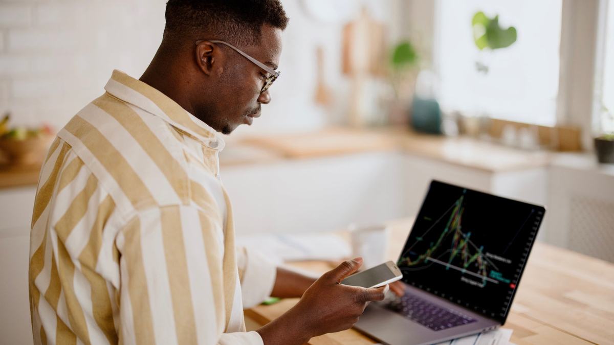 The Best Brokerage Accounts for Beginners, August 2026: Buy Your First Stock in Under 10 Minutes