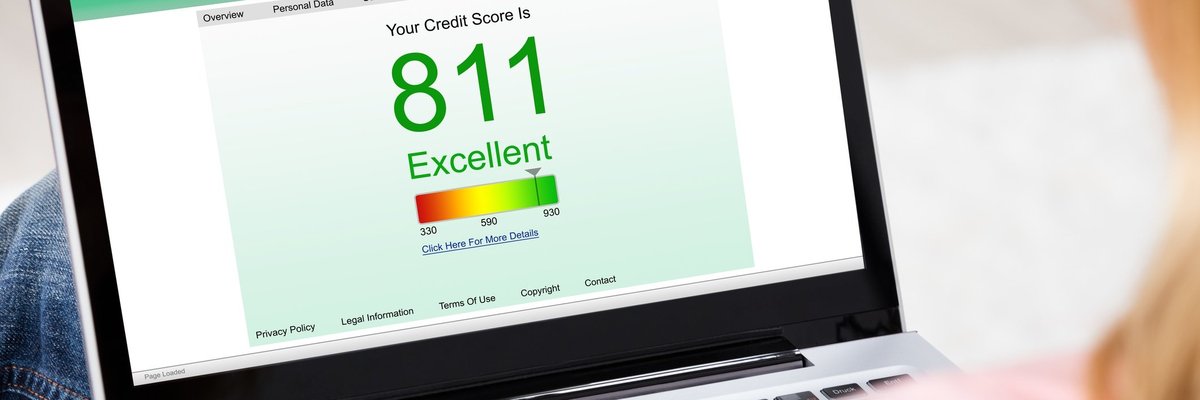 Computer screen showing credit score of 811