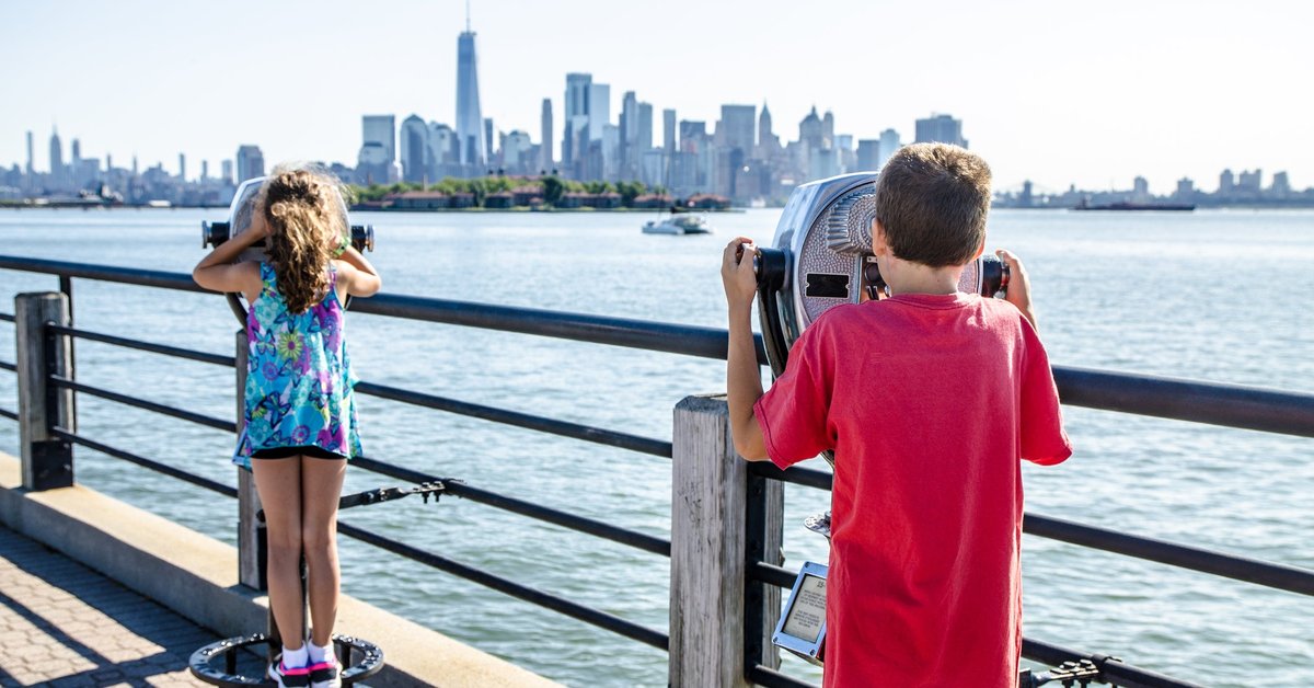 Earn an Easy $200 Toward Travel: The Best Credit Card Sign-Up Bonuses This Week, Feb. 14, 2026