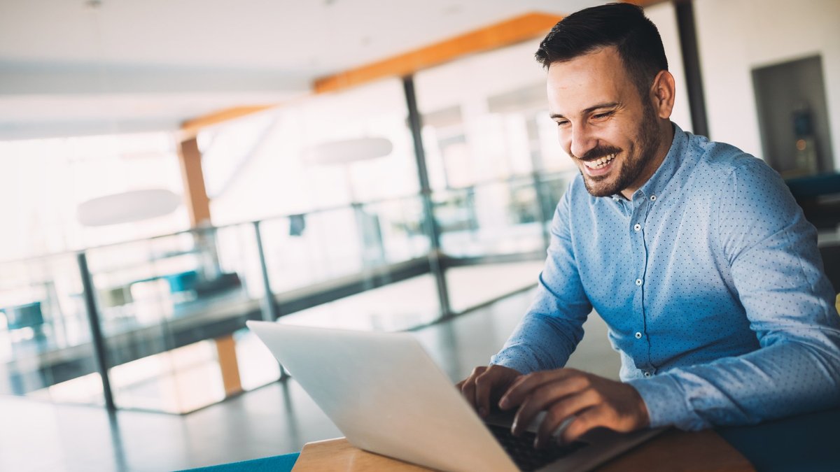 My 3 Favorite Business Cards for Your Side Hustle, Ranked