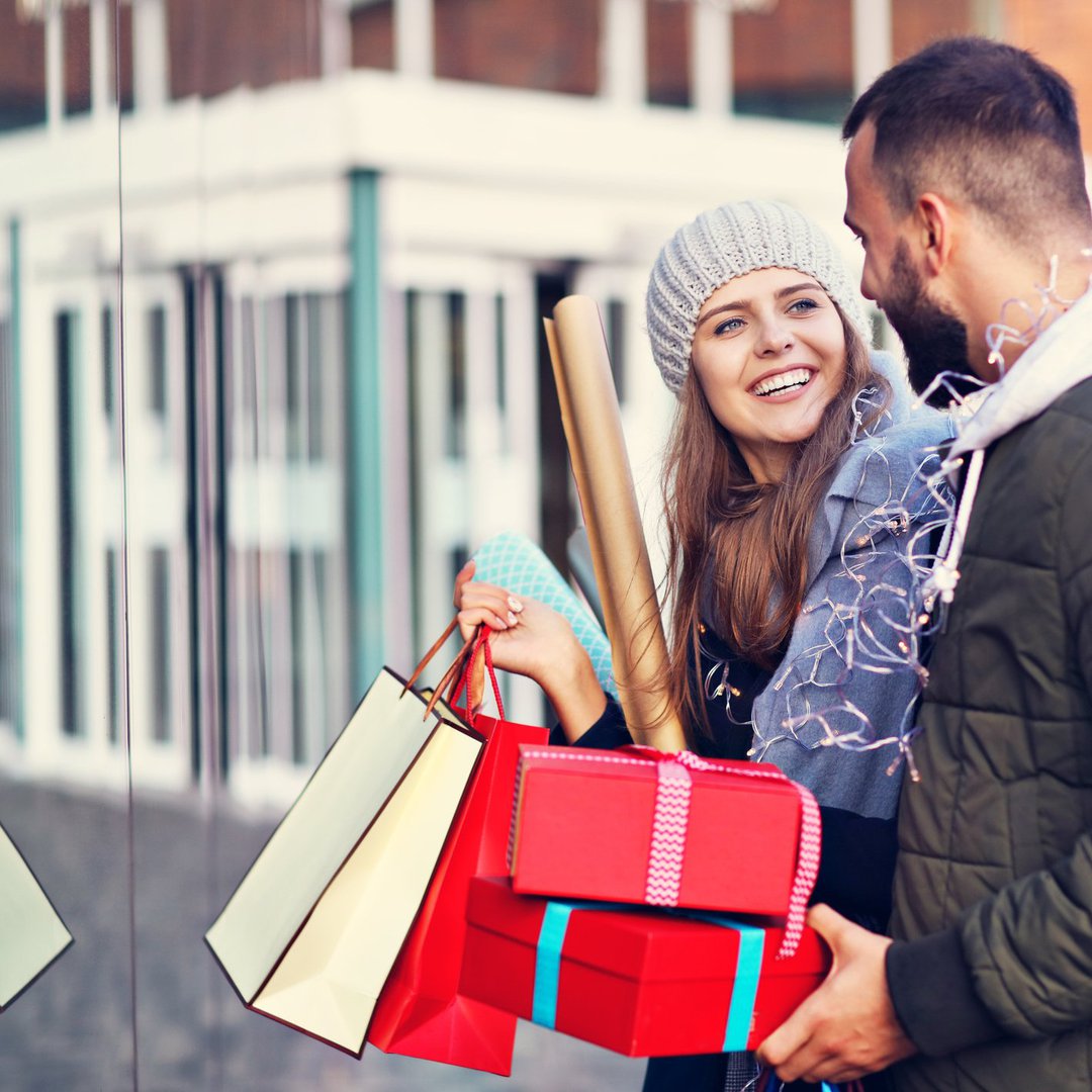 4 Ways Discover Cards Can Save You Money on Holiday Shopping