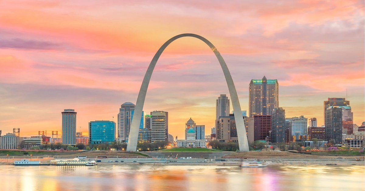 The St. Louis arch and city skyline.
