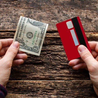 Cash vs. Credit Card: Which Is the Better Way to Pay?