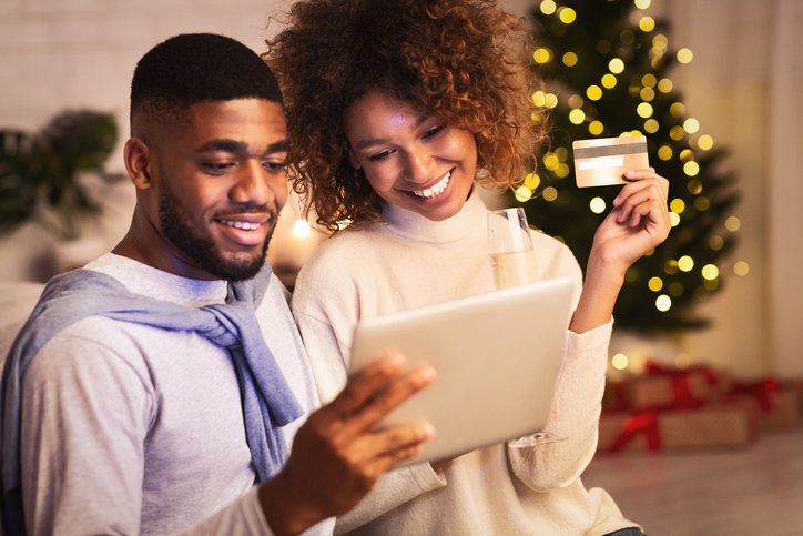 Here’s What the Average American Will Spend on the Holidays This Year