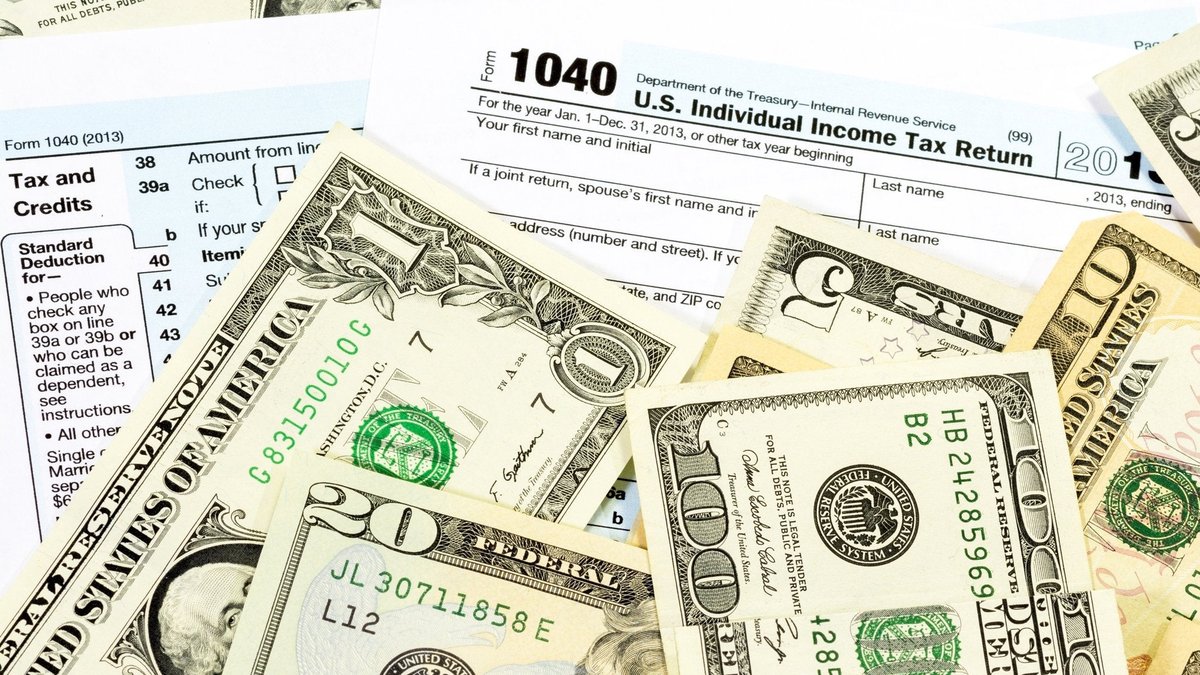 Our Top 3 Brokerage Accounts to Invest Your Tax Refund in April 2026