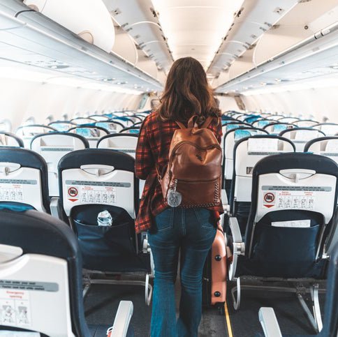 4 Ways to Lower Your Costs When Traveling by Plane