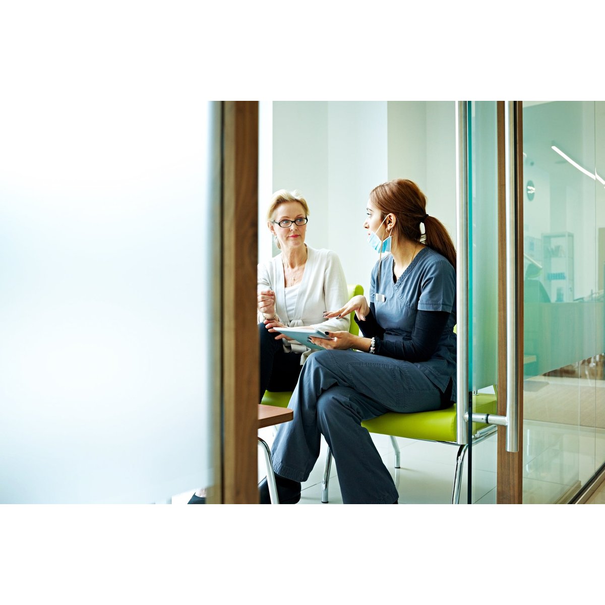 32 % der krankenversicherten Amerikaner sparen aus Kostengründen an Medikamenten, die sie benötigen 32 % der krankenversicherten Amerikaner sparen aus Kostengründen an Medikamenten, die sie benötigen