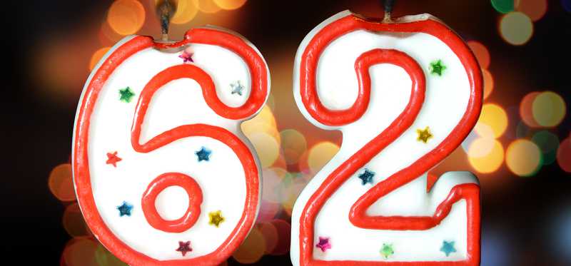 Candles in the number 62.