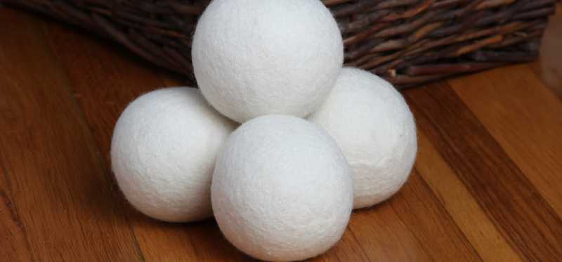 A cluster of dryer balls.