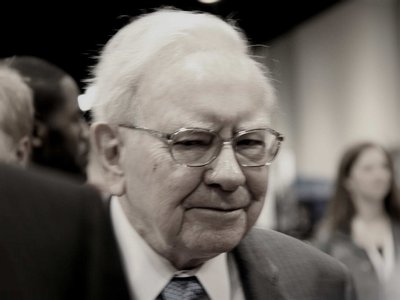 Close up of Warren Buffett.