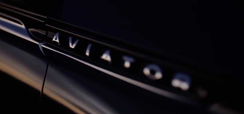 close-up detail of 2019 Ford Lincoln Aviator SUV