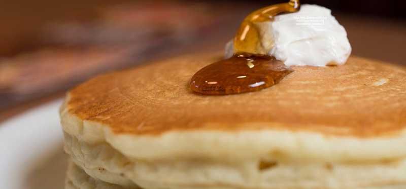 A plate of pancakes from Dennys.