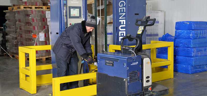 Hydrogen fuel cell forklift