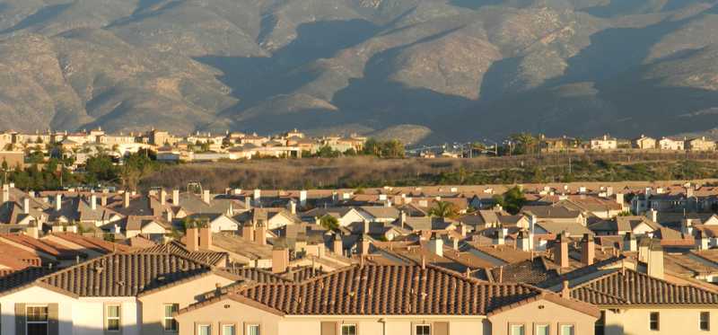 Neighborhoods in San Diego with mountains in the background.
