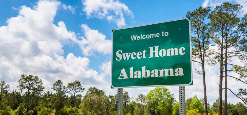 Alabama roadside welcome sign.