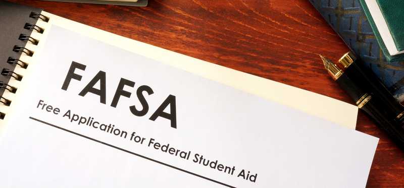 A FAFSA booklet.