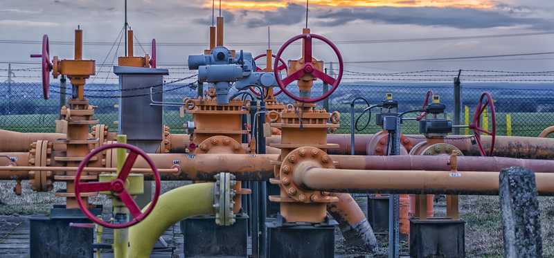 Gas field with pipelines.