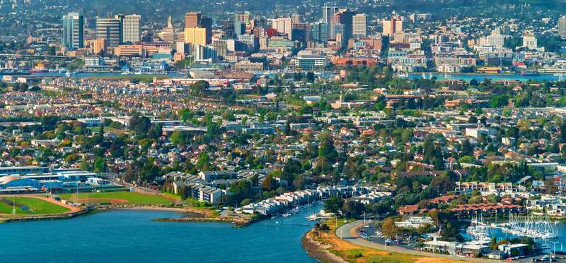 A broad view of Oakland, California.