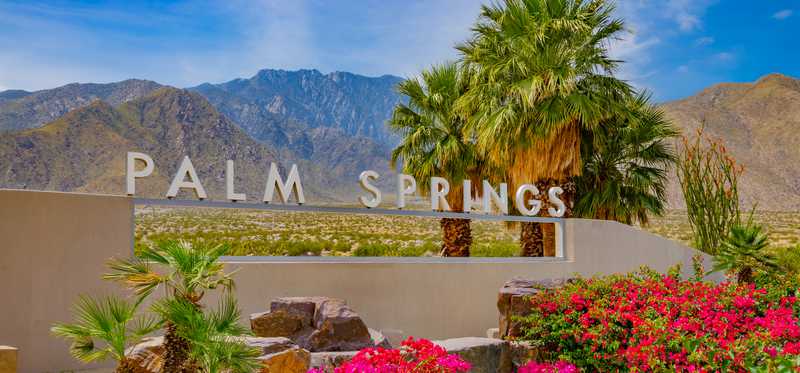 Welcome sign to Palm Springs, California.