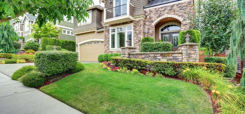 beautiful new home front yard house