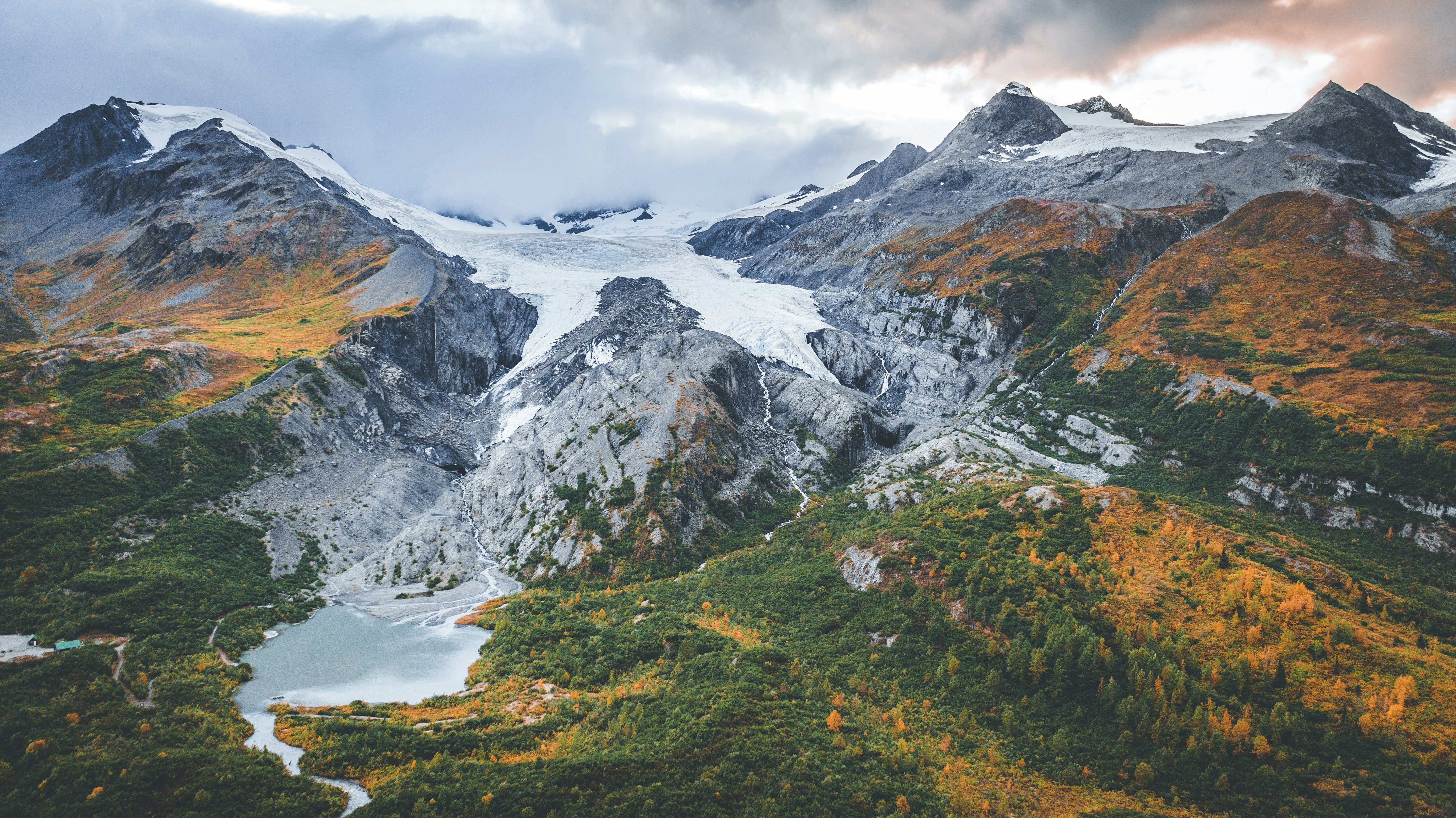 A landscape view of Worthington Glacier in Alaska.