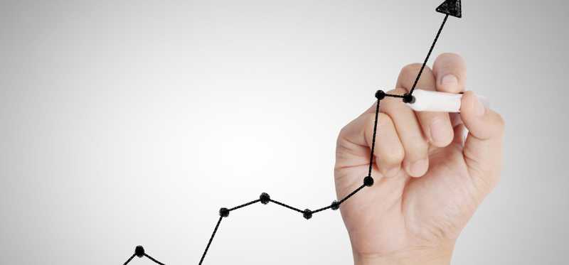 Hand drawing inclining line chart.
