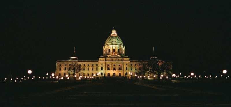 The Minnesota State House lit up at night.
