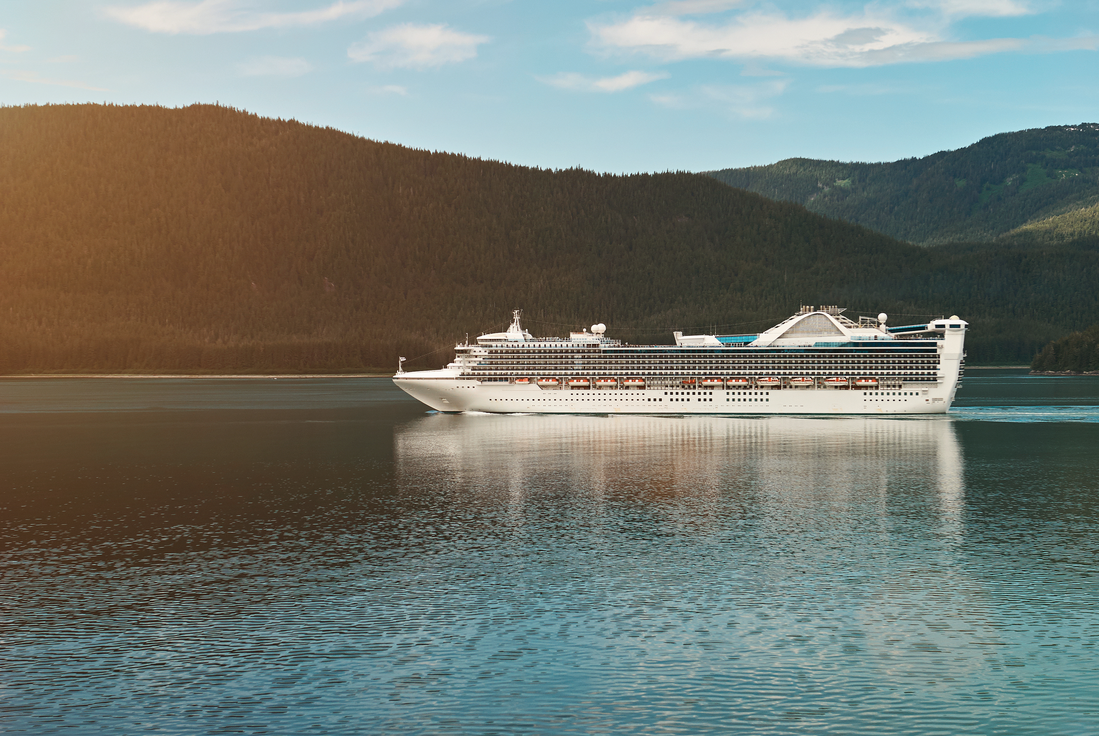 How to Buy Carnival Stock (CCL): Risks, Rewards, and What to Know
