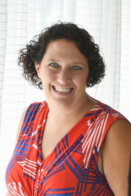 Dawn Alcott Headshot Photo