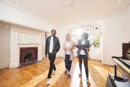 househunting couple