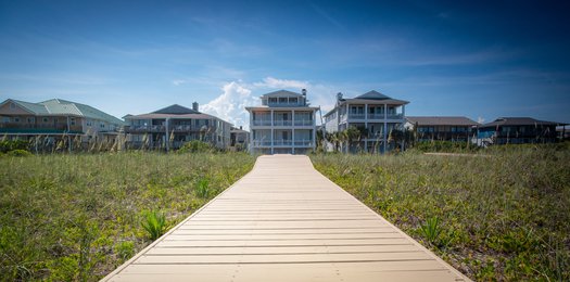 Vacation homes with a boardwalk